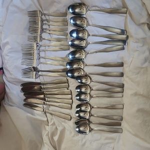 Hampton Silversmiths flatware set 34 pieces